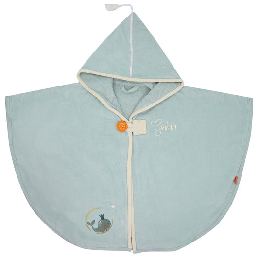 Cape de bain brodée personnalisée, motif baleine bleu lagon, prénom brodé, accessoire bain et cadeau de naissance