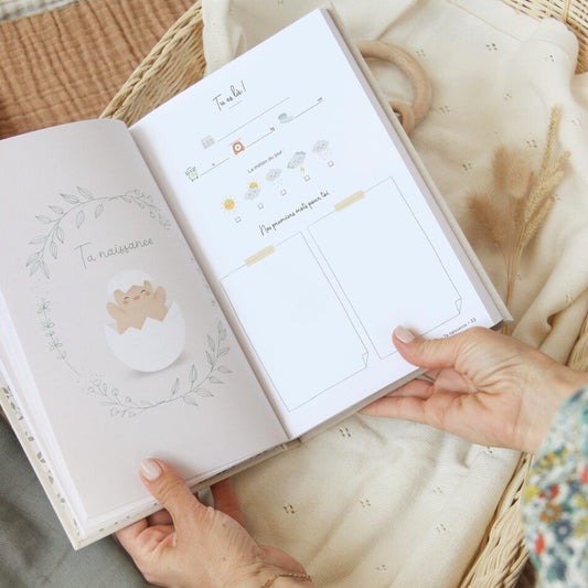 Livre de souvenirs à offrir dès la naissance pour suivre l’enfance jusqu’à 10 ans