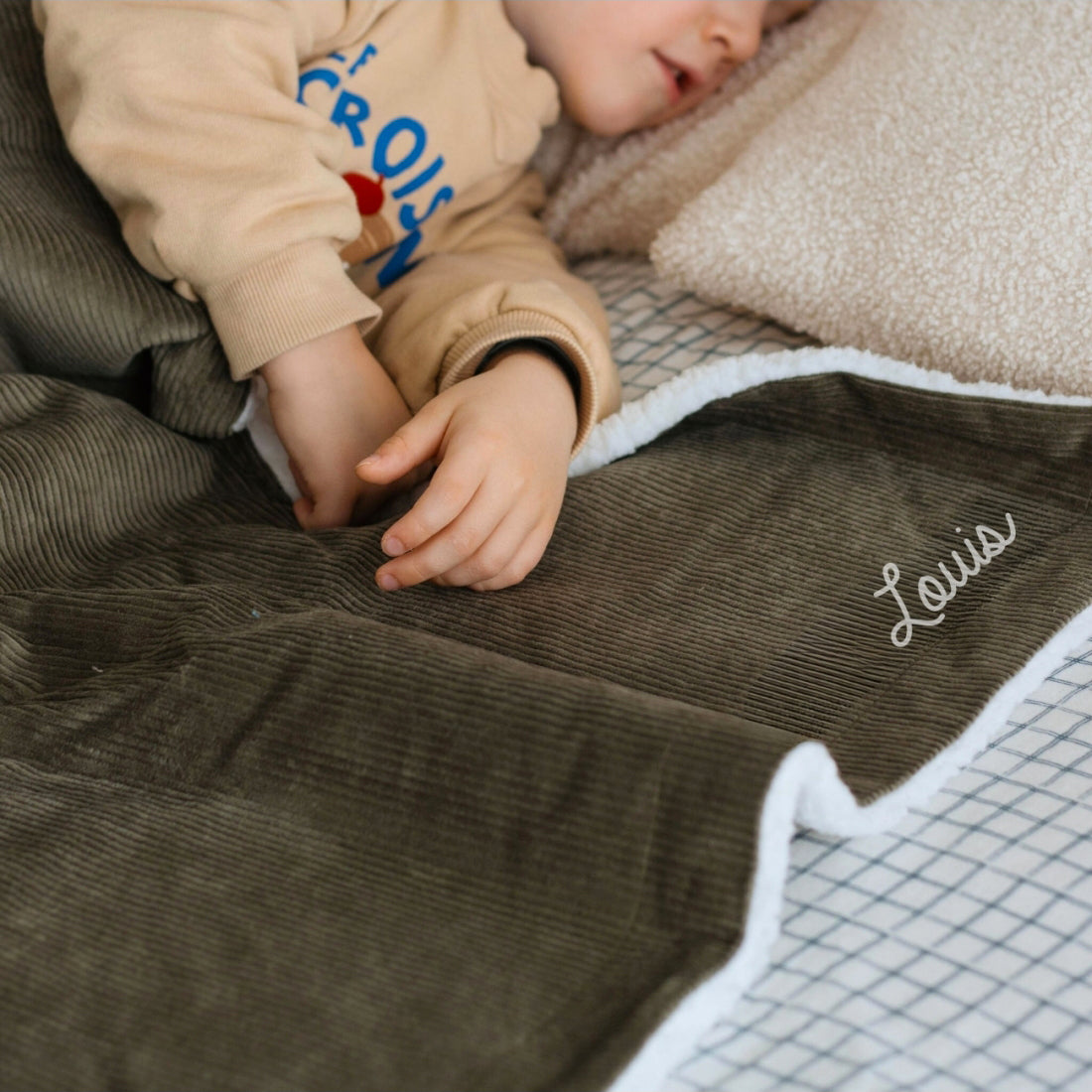 Couverture prénom bébé personnalisée, livraison France métropolitaine.