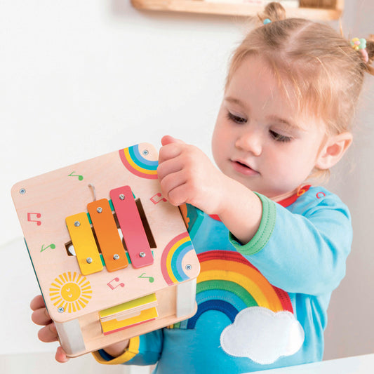 Cube multi activites en bois. Idée cadeau enfant 2 ans.