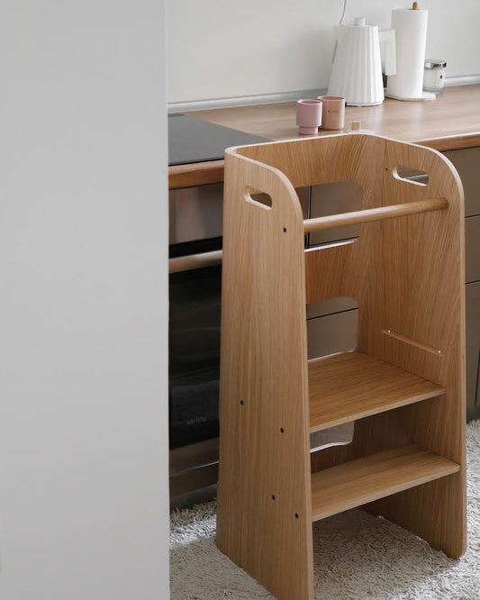 Tour d’observation Montessori Learning Curve vide, finition chêne, prêt à l’usage