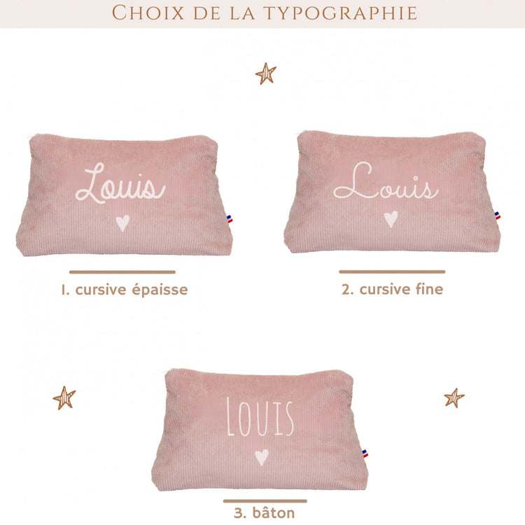 trousse de toilette bébé en velours côtelé lila, personnalisée au prénom (choix des typographies) avec petit cœur.