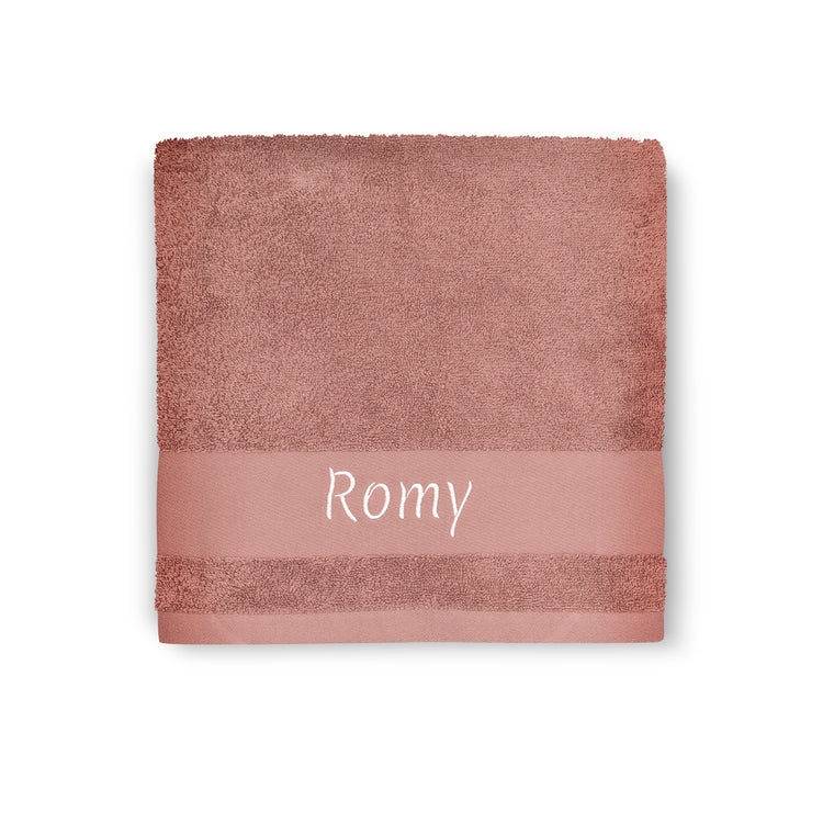 Serviette de bain bébé rose brodée avec prénom, idée cadeau naissance fille. Marsala, ecureuil