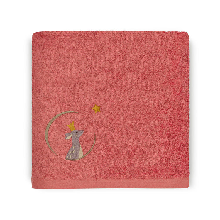 Serviette bébé rose personnalisée au prénom en éponge Oeko-Tex. Rose fraise framboise, motif faon.