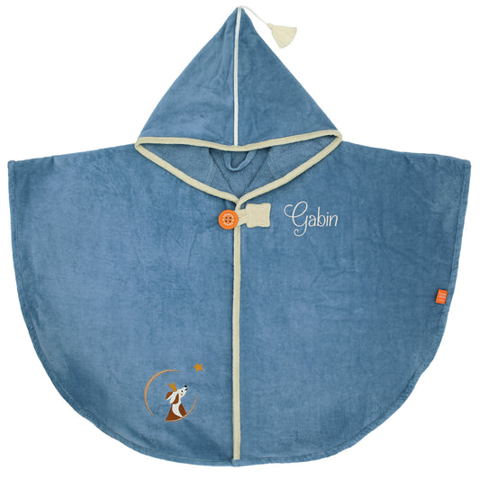 Cape de bain bébé bleue personnalisée prénom brodé en éponge velours bleu clair