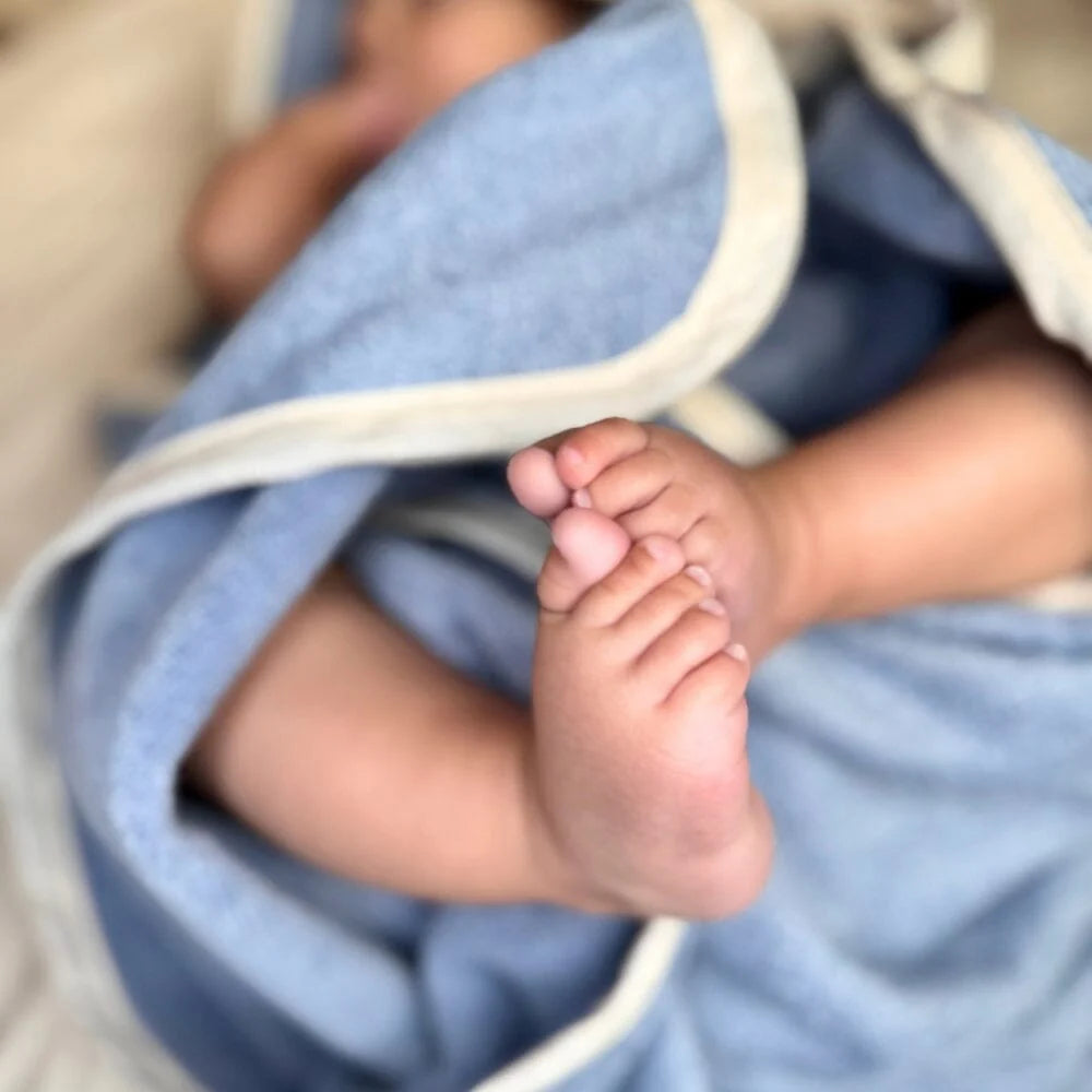 Cape de bain bébé 80x80 en éponge de bambou Mellipou personnalisable