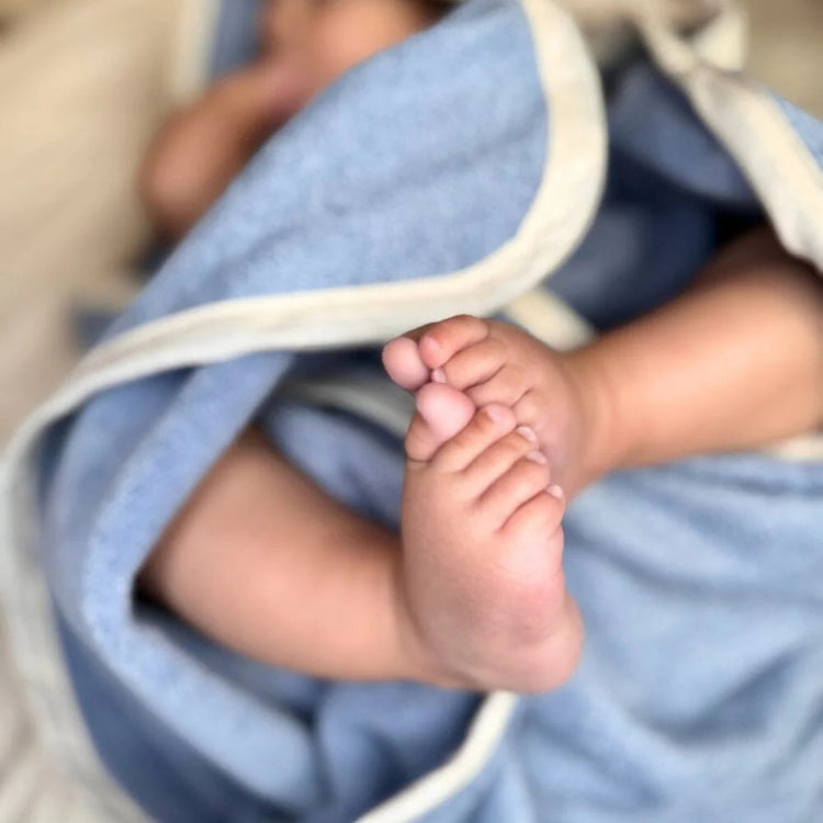 Cape de bain bébé 80x80 en éponge de bambou Mellipou personnalisable