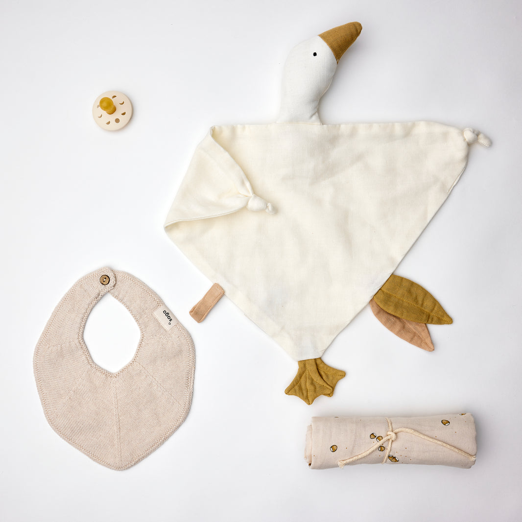 PEKEL'S Canastilla Pour Bébé Nouveau-né - Coffret Cadeau De Bienvenue Avec Vêtements En Coton, Couches Et Lingettes Biodégradables, Peluche Et Plus - Vegan, Coton Hypoallergénique - Unisexe (BBOX4