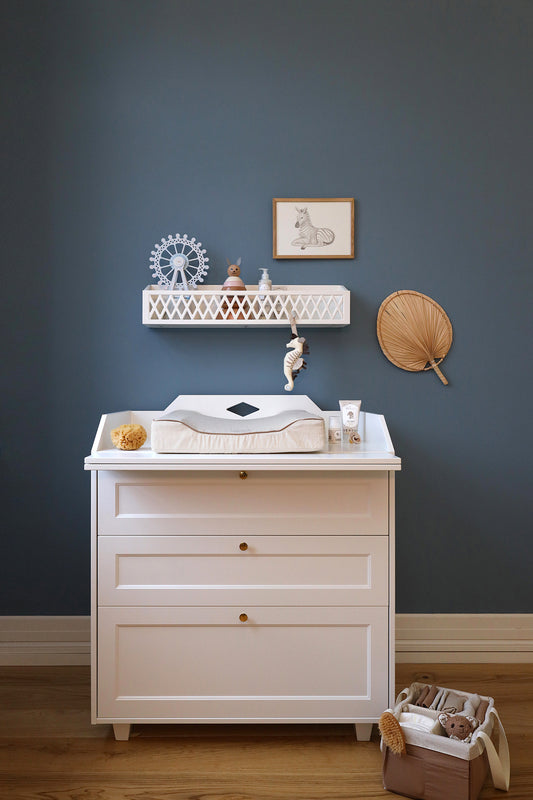 Commode à langer 3 tiroirs Luca Cam Cam Copenhagen dans une chambre bébé chic