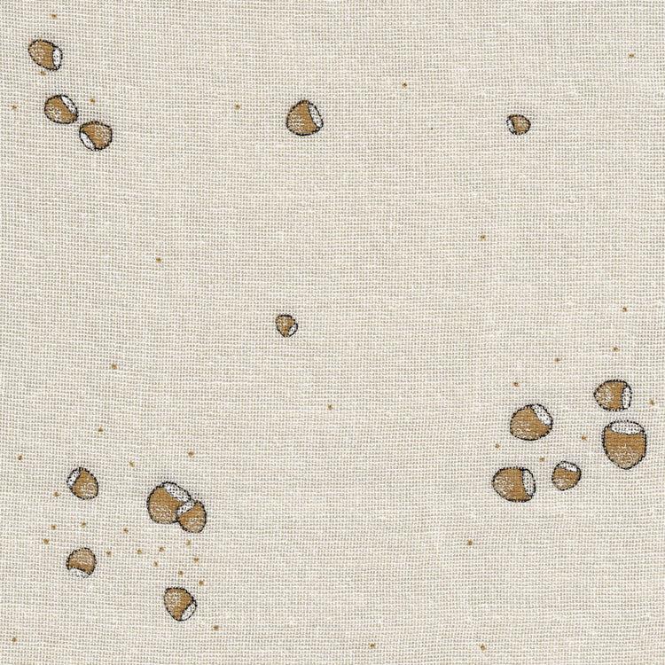 Zoom sur le motif du lange en coton biologique inclus dans le coffret de naissance SAGA CPH couleur vanille.