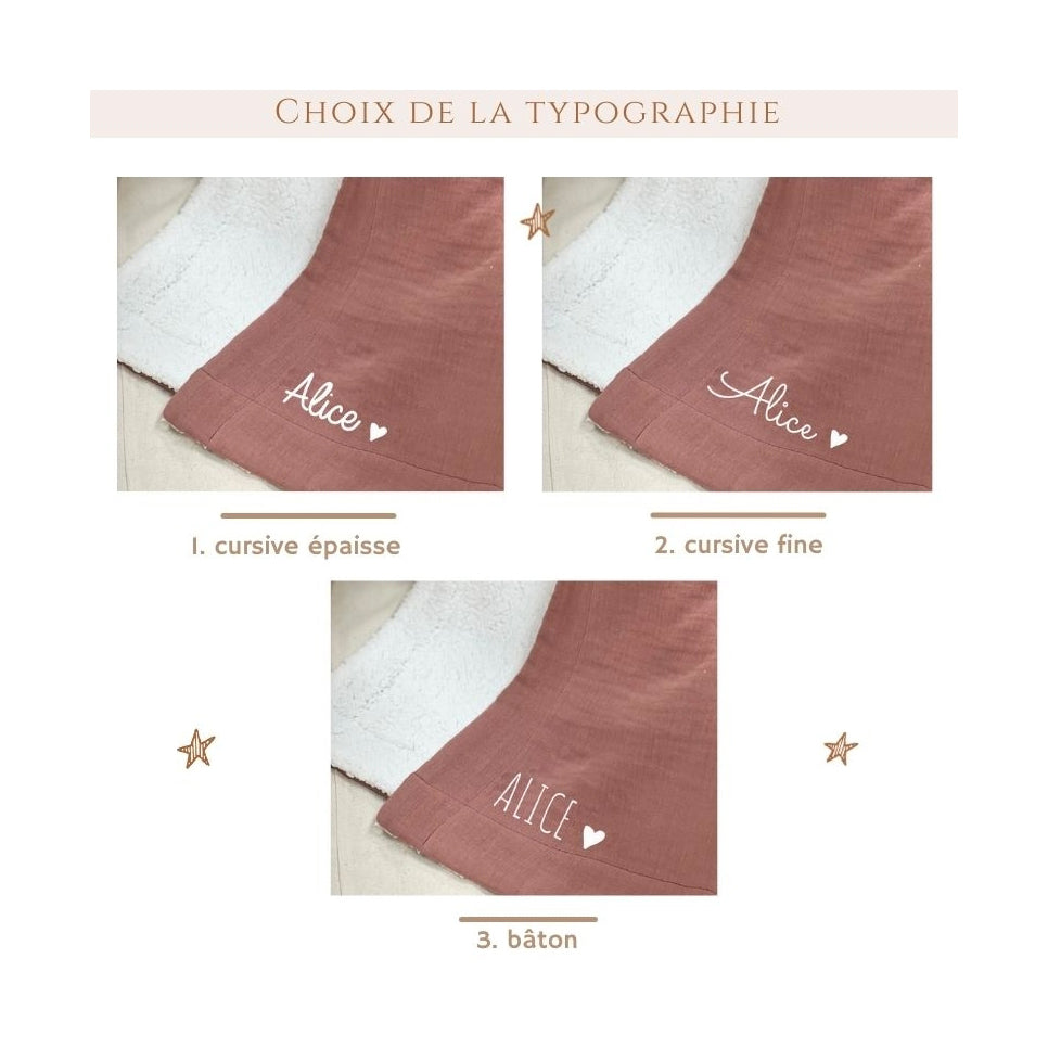 Aperçu des typographies et motifs (étoile, cœur, sans motif) pour couverture bébé personnalisée vieux rose