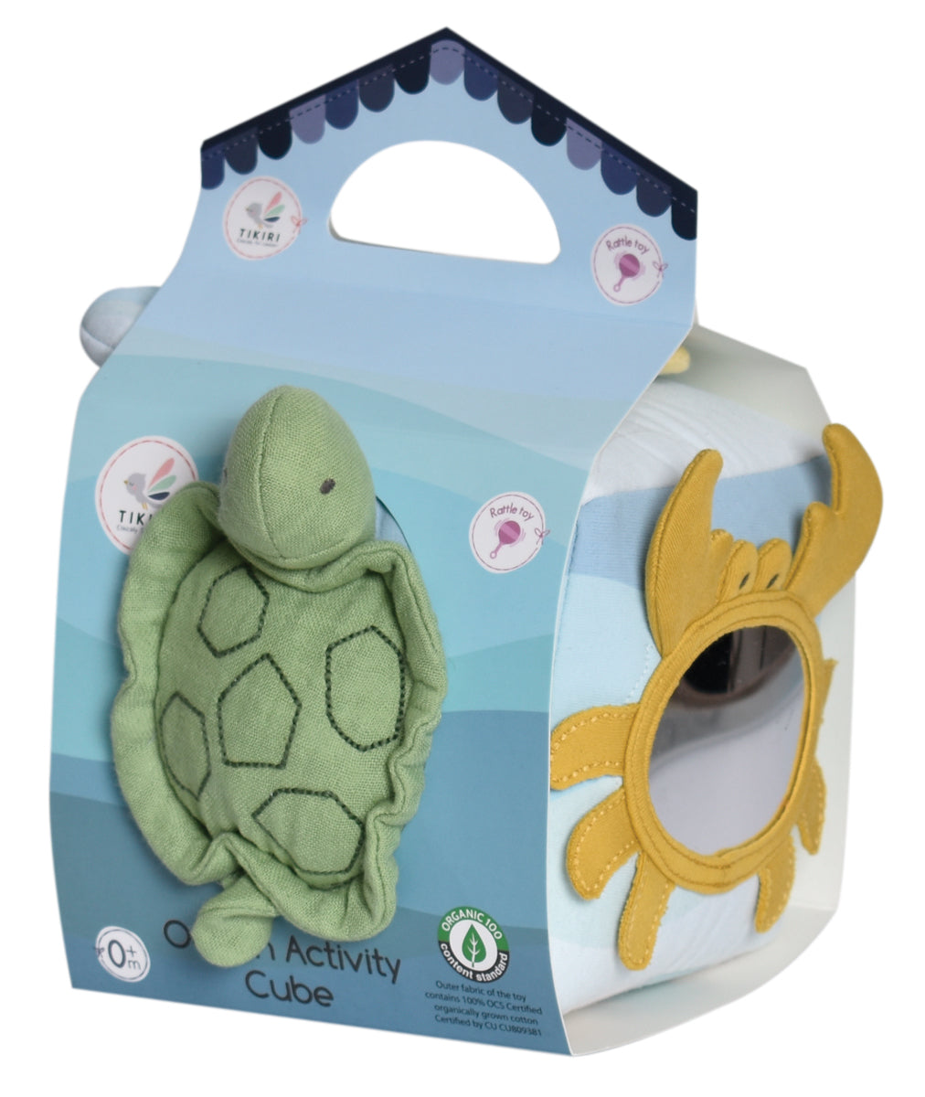 Jouet d'éveil pour bébé en tissu, produit de manière écoresponsable et durable, dans un packaging recyclable. Cadeau de naissance idéal, jouet d'éveil premier âge utilisable dès la naissance.
