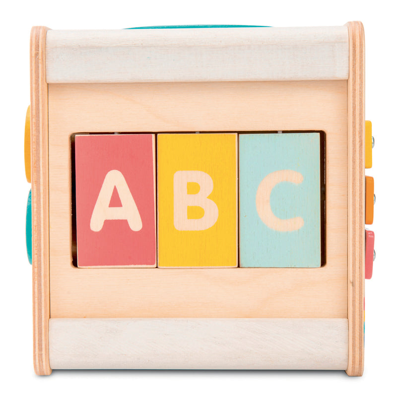 Cube activités en bois. Premier apprentissage avant la rentrée à l'école. Ici face ABC avec lettre à tourner. Motricité, langage. 