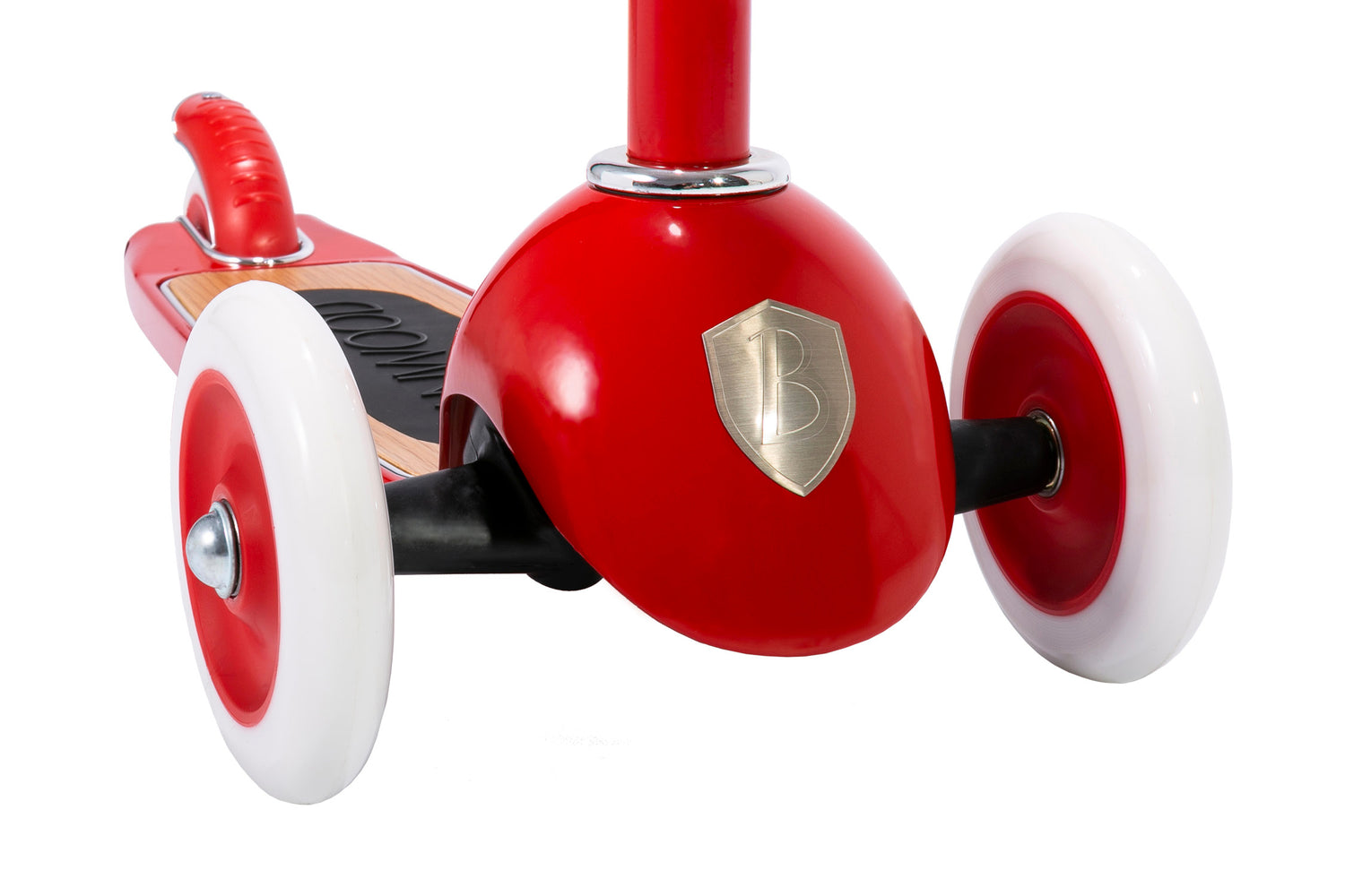 Design vintage et rétro de la trottinette Banwood rouge 3 roues.