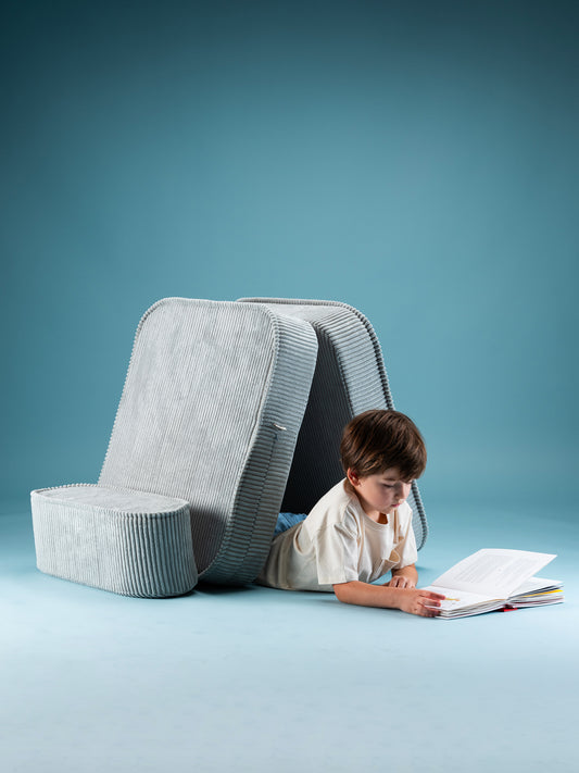 Fauteuil enfant bleu convertible, idéal pour un coin lecture