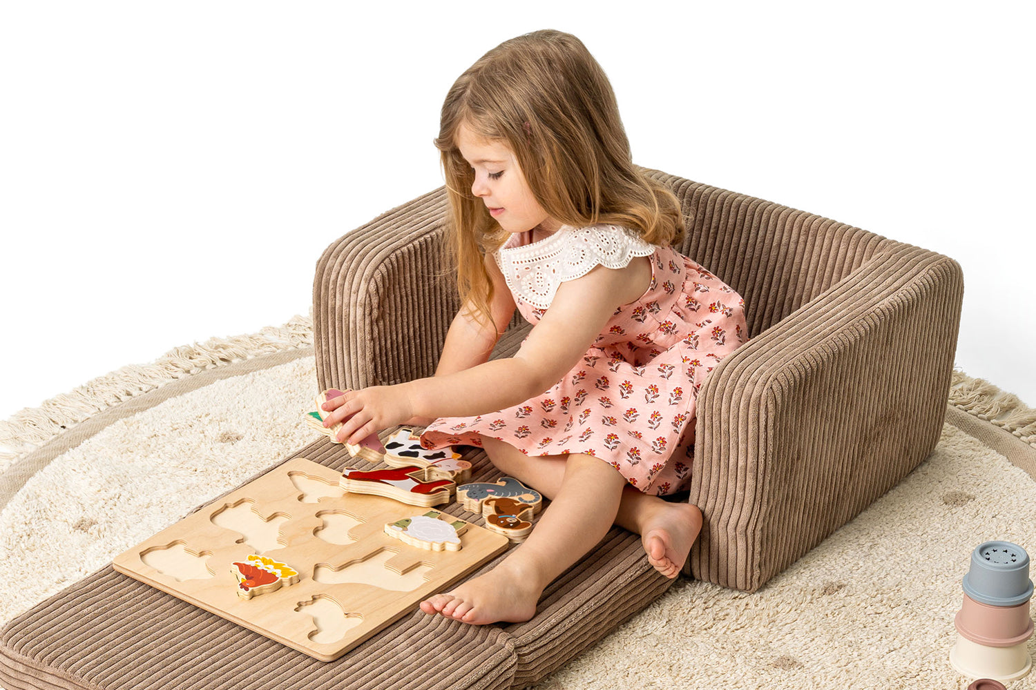 Fauteuil enfant marron confortable pour chambre ou salon
