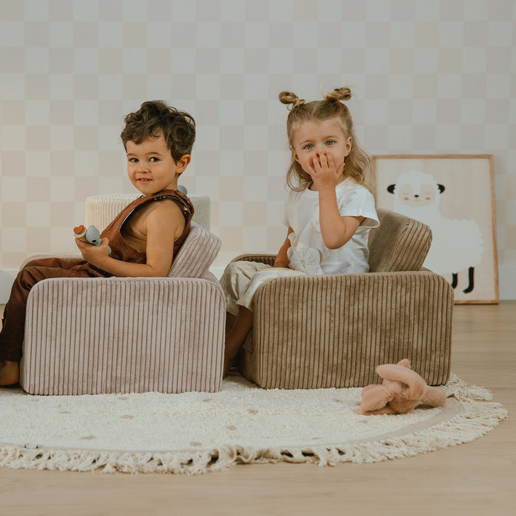 Fauteuil enfant marron cosy et chaleureux pour l’hiver