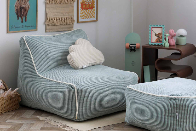 Fauteuil enfant design vert menthe Shappy avec pouf assorti pour coin lecture chambre