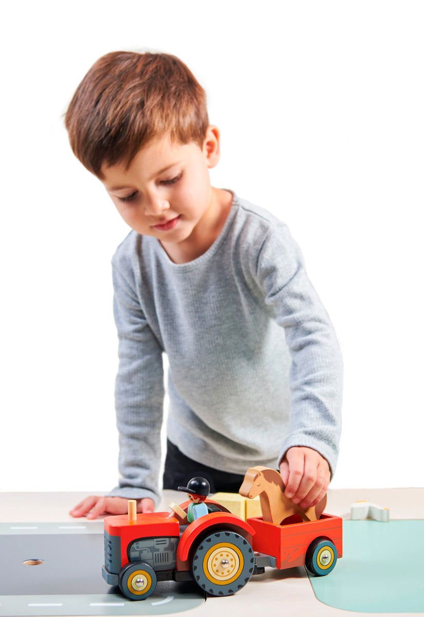 Jouet d’éveil éducatif tracteur en bois naturel avec remorque - Tender Leaf Toys