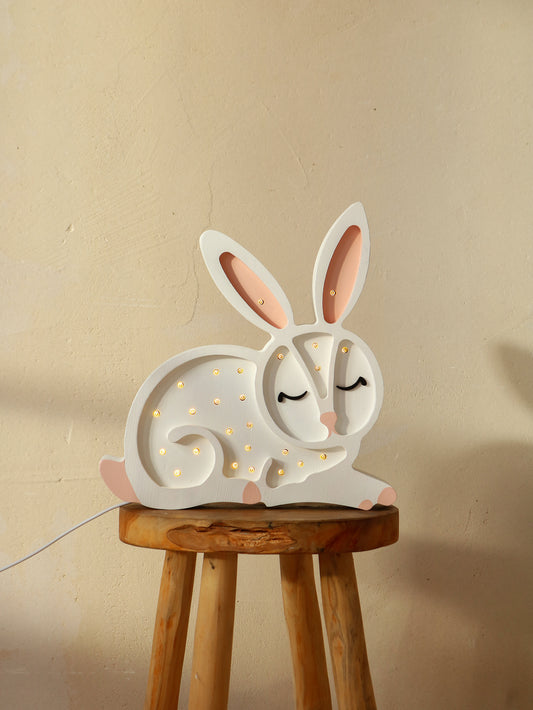 Lampe lapin blanc en bois, idée cadeau de naissance haut de gamme