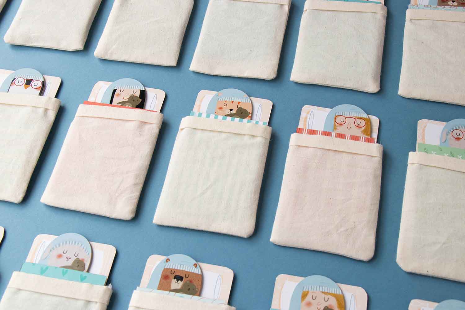 Premier jeu de société amusant et éducatif : mémory, famille et monstre. Londji Puzzle. 