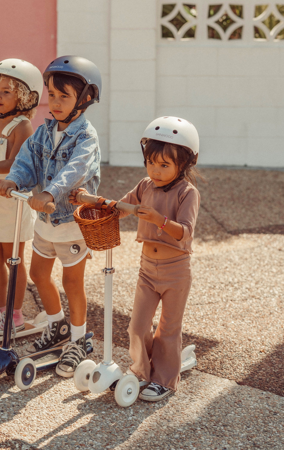 Trottinette Banwood blanche avec design vintage et 3 roues