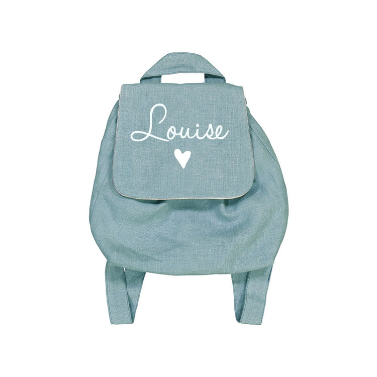 Sac à dos bébé crèche en lin vert menthe, prénom personnalisé avec petit cœur, cadeau de naissance touchant et utile.