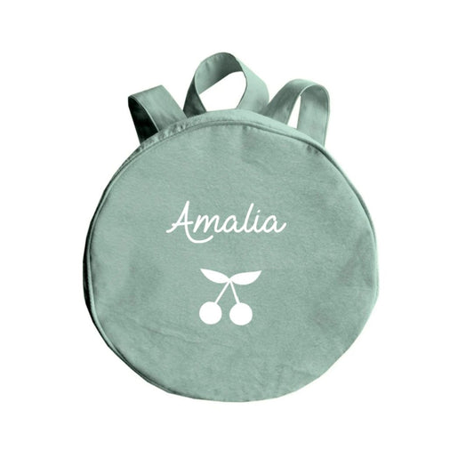 Sac à dos vert amande personnalisé avec le prénom Amalia et un motif cerises