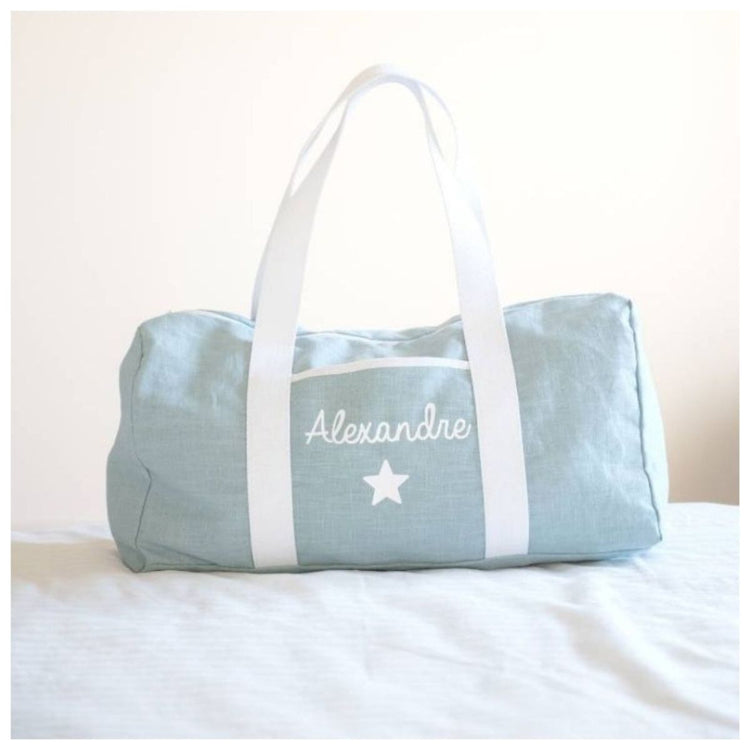 Cadeau de naissance : sac week-end bébé personnalisé en lin menthe