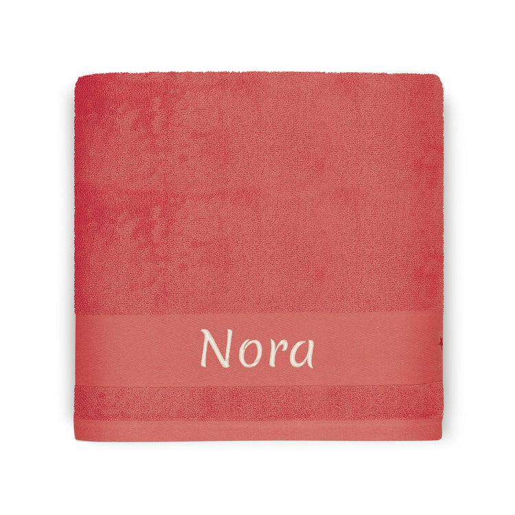 Serviette de bain bébé rose brodée avec prénom, idée cadeau naissance fille. Faon fraise framboise.