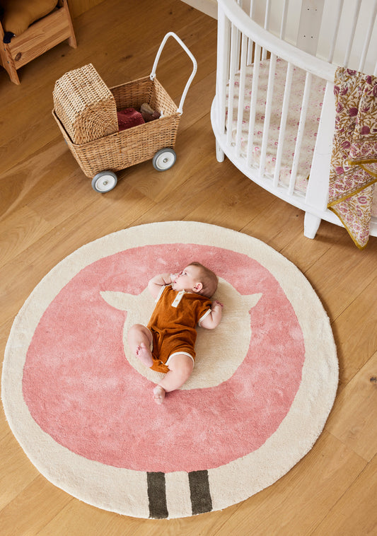Tapis rond beige et rose en coton bio pour chambre bébé, diamètre 120 cm