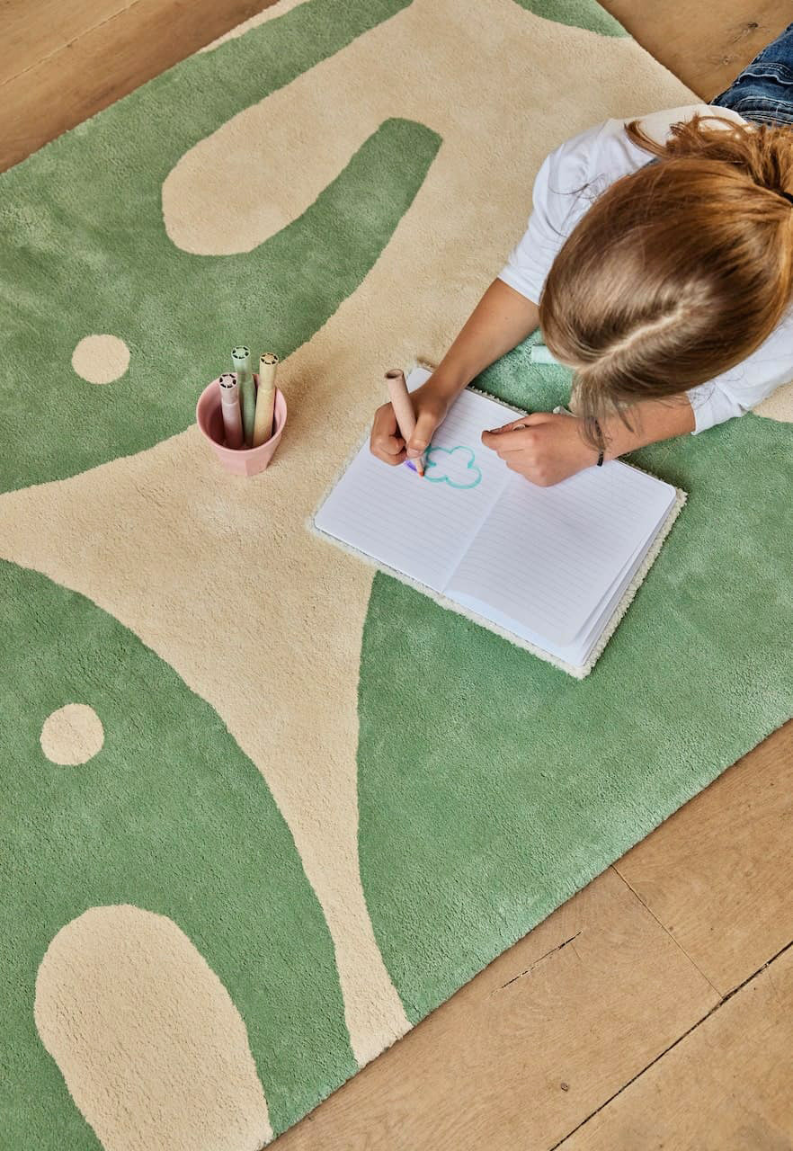 Tapis doux et confortable pour enfant. En coton bio, fabriqué en Inde. Bleuu-studio marque française de tapis écoresponsables.