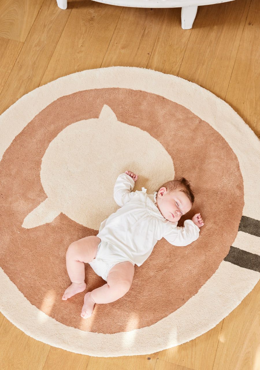 Tapis enfant rond beige et moka, fait main en coton biologique certifié GOTS