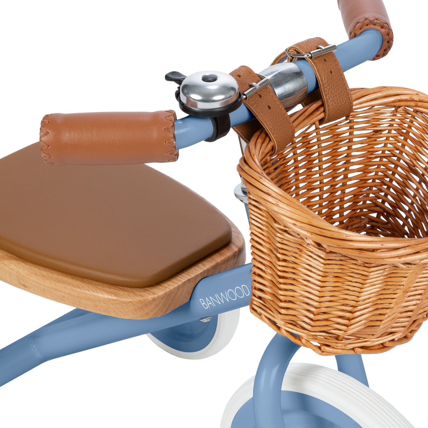 Panier en osier et guidon vintage du tricycle enfant bleu Banwood