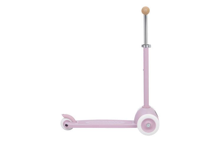 Profil de la trottinette violet pastel à 3 roues Banwood