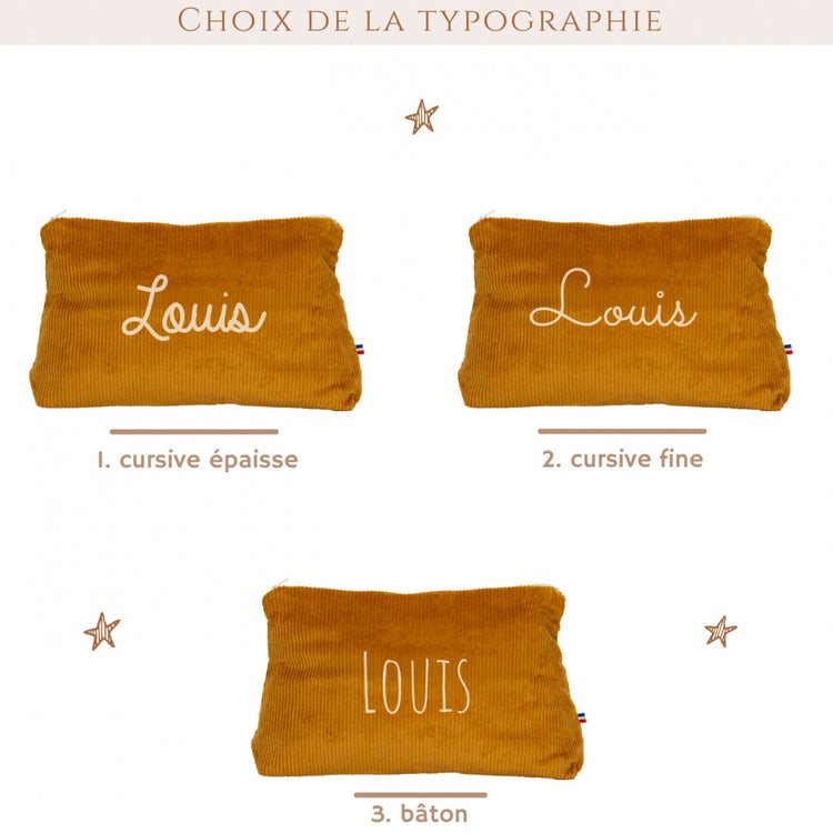 Marquage prénom sur la trousse de toilette bébé naissance personnalisée, marquage textile durable.