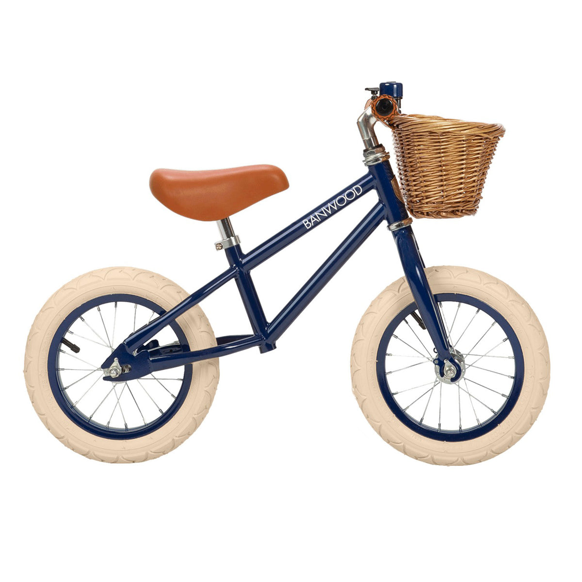Vue latérale du vélo d'équilibre Banwood, idéal pour offrir à un enfant de 3 ans. Apprentissage du vélo. Vintage rétro.