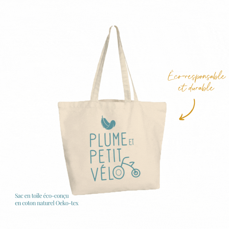 Coffret naissance Plume et Petit Vélo et son totebag en coton naturel pour un packaging ecoresponsable, élégant et utile aux jeunes parents.