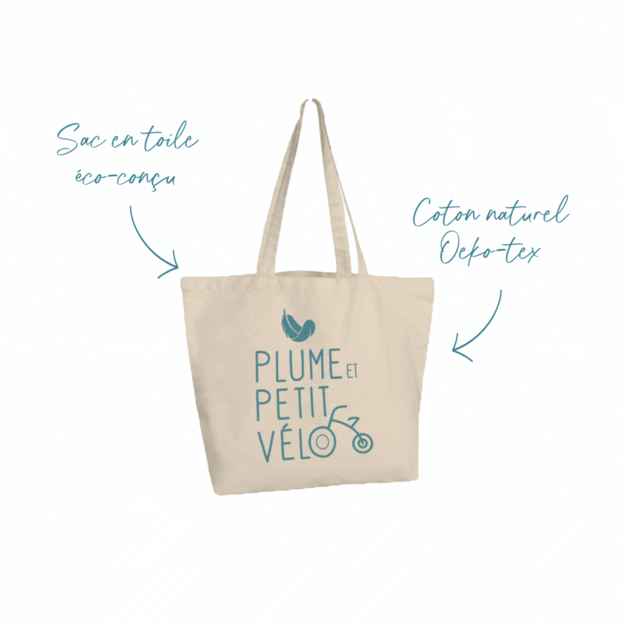 Packaging coffret de naissance, sac en toile de coton naturel labellisé Oeko-tex, eco-conçu et écoresponsable. Marqué du logo Plume et Petit Vélo en bleu. 